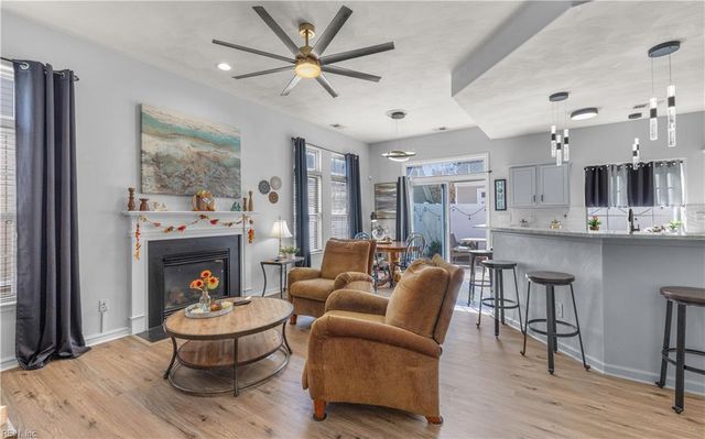 805 Calvert CT, Chesapeake, VA 23320