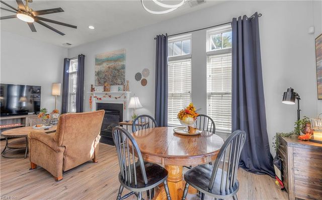 805 Calvert CT, Chesapeake, VA 23320