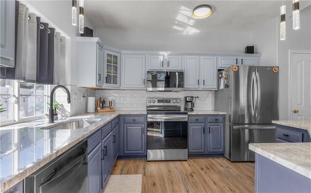 805 Calvert CT, Chesapeake, VA 23320