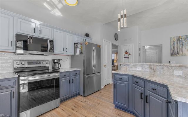 805 Calvert CT, Chesapeake, VA 23320