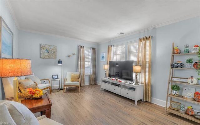 805 Calvert CT, Chesapeake, VA 23320