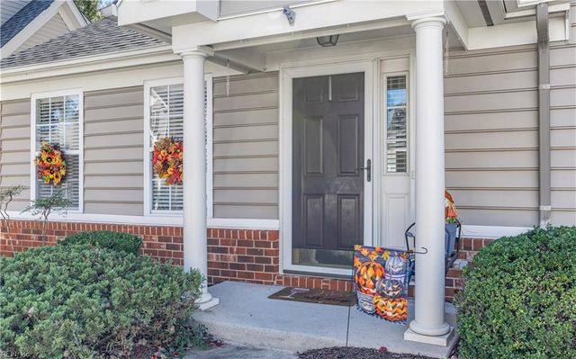 805 Calvert CT, Chesapeake, VA 23320