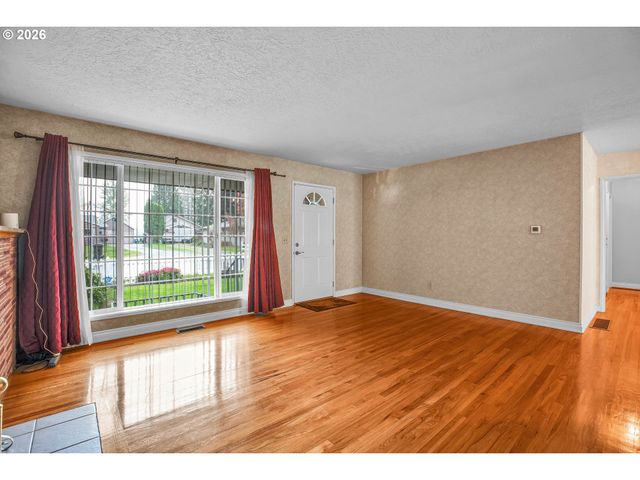 5775 Se WESTFORK St, Portland, OR 97206