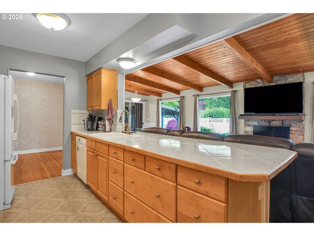 5775 Se WESTFORK St, Portland, OR 97206