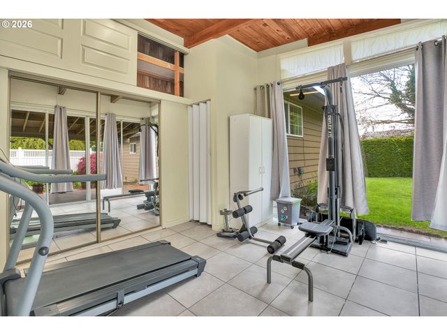 5775 Se WESTFORK St, Portland, OR 97206