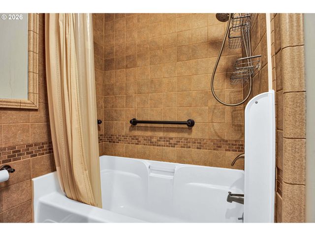 5775 Se WESTFORK St, Portland, OR 97206