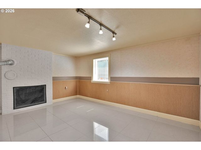 5775 Se WESTFORK St, Portland, OR 97206