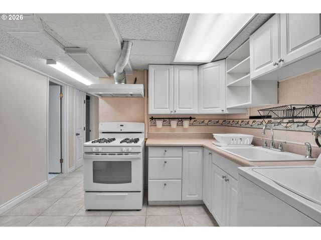 5775 Se WESTFORK St, Portland, OR 97206