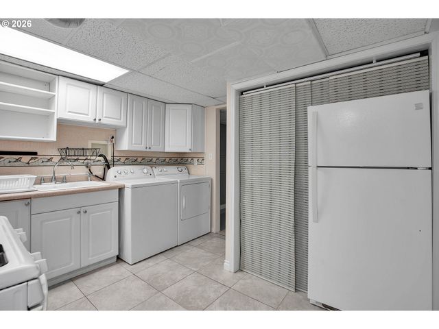 5775 Se WESTFORK St, Portland, OR 97206