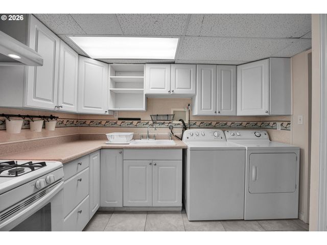 5775 Se WESTFORK St, Portland, OR 97206