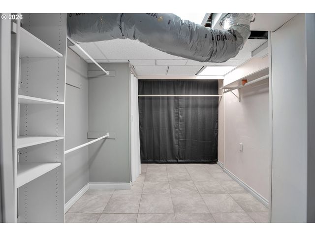 5775 Se WESTFORK St, Portland, OR 97206