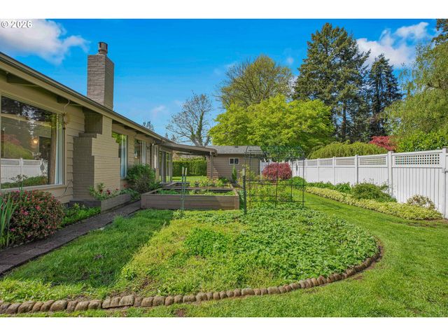 5775 Se WESTFORK St, Portland, OR 97206