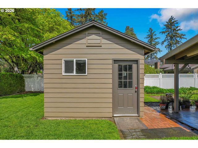 5775 Se WESTFORK St, Portland, OR 97206