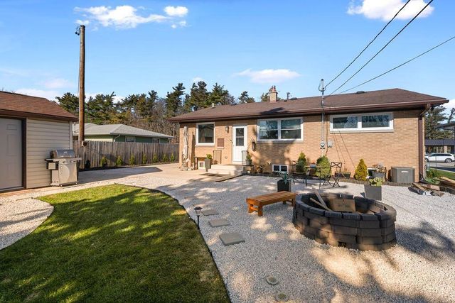 2621 Pine Grove AVENUE, Sheboygan, WI 53083