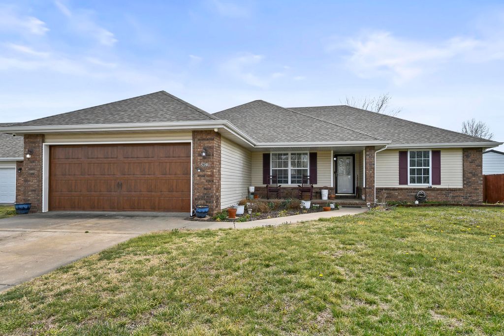 526 W Logan Street, Republic, MO 65738