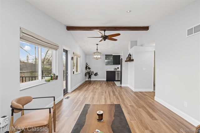 2149 Sunnycrest Drive, West Bloomfield Charter Township, MI 48323