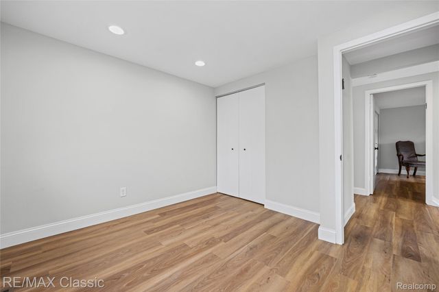 2149 Sunnycrest Drive, West Bloomfield Charter Township, MI 48323