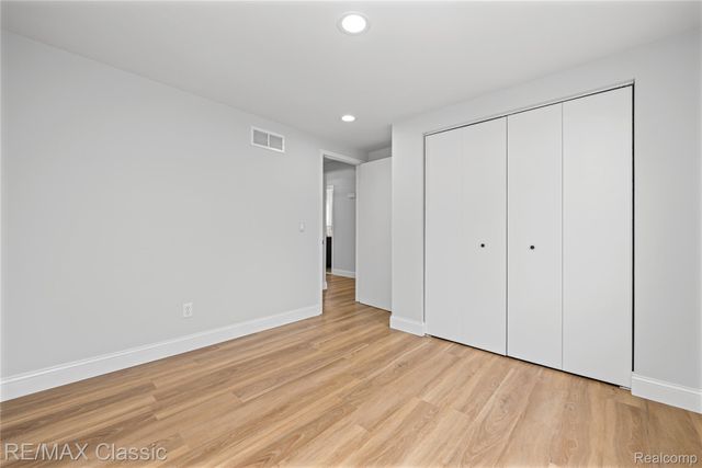 2149 Sunnycrest Drive, West Bloomfield Charter Township, MI 48323