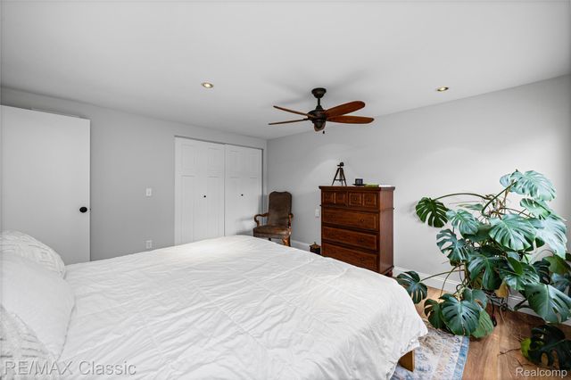 2149 Sunnycrest Drive, West Bloomfield Charter Township, MI 48323