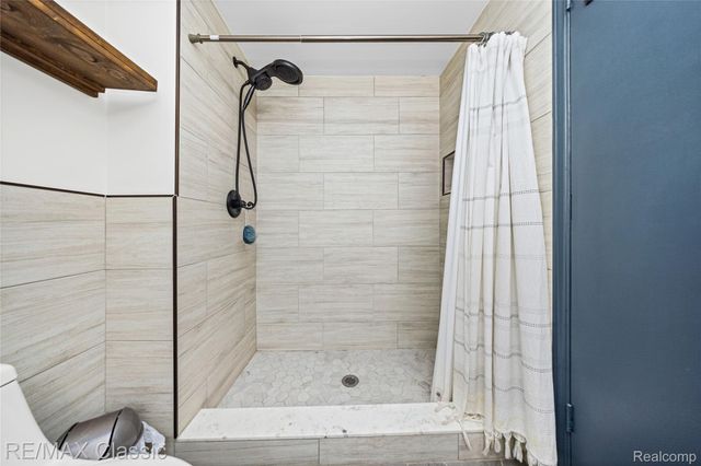 2149 Sunnycrest Drive, West Bloomfield Charter Township, MI 48323