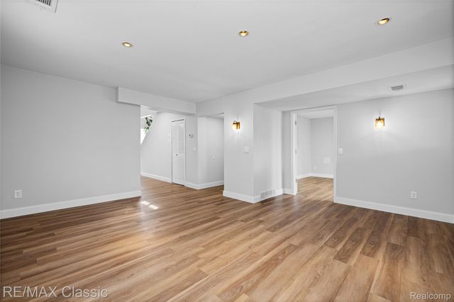 2149 Sunnycrest Drive, West Bloomfield Charter Township, MI 48323