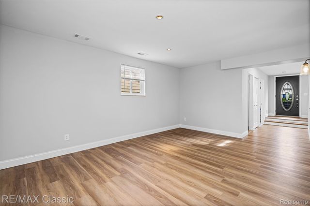 2149 Sunnycrest Drive, West Bloomfield Charter Township, MI 48323