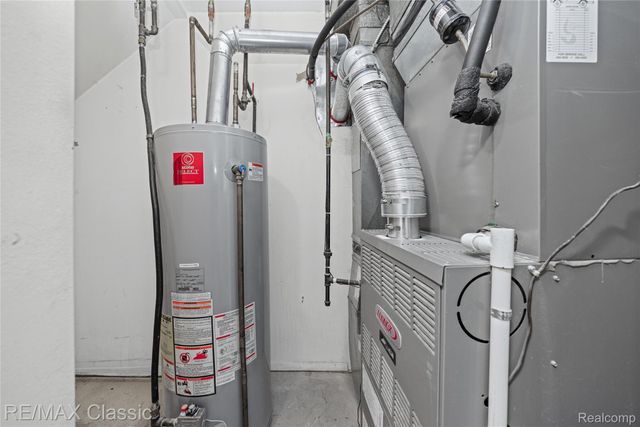 2149 Sunnycrest Drive, West Bloomfield Charter Township, MI 48323