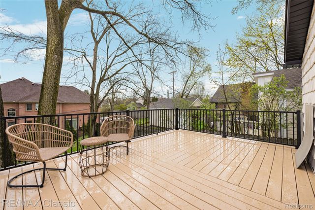 2149 Sunnycrest Drive, West Bloomfield Charter Township, MI 48323