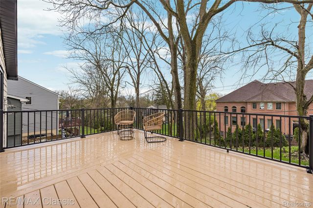 2149 Sunnycrest Drive, West Bloomfield Charter Township, MI 48323