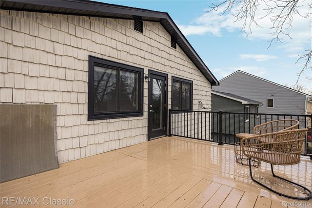 2149 Sunnycrest Drive, West Bloomfield Charter Township, MI 48323