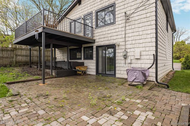 2149 Sunnycrest Drive, West Bloomfield Charter Township, MI 48323