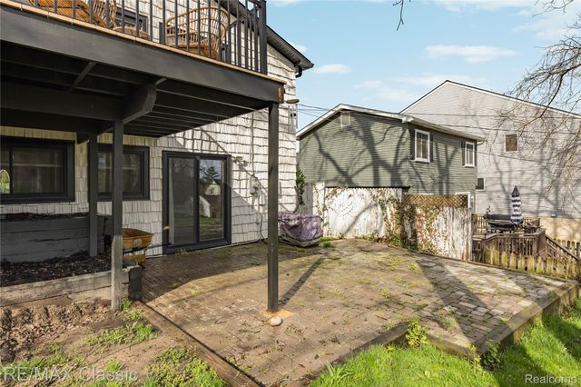 2149 Sunnycrest Drive, West Bloomfield Charter Township, MI 48323