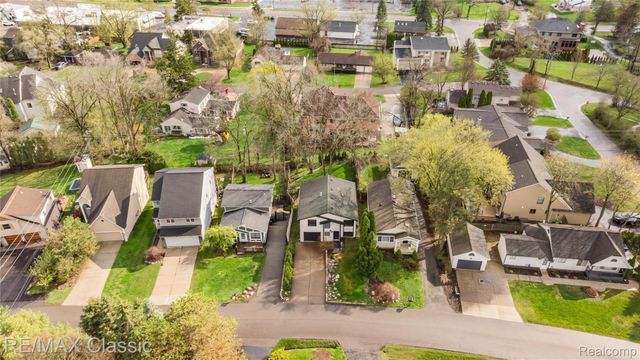 2149 Sunnycrest Drive, West Bloomfield Charter Township, MI 48323