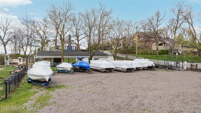 2149 Sunnycrest Drive, West Bloomfield Charter Township, MI 48323