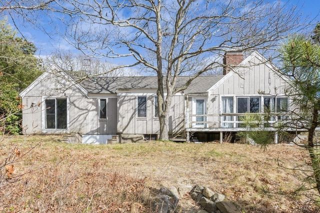24 Spoondrift Way, Mashpee, MA 02649