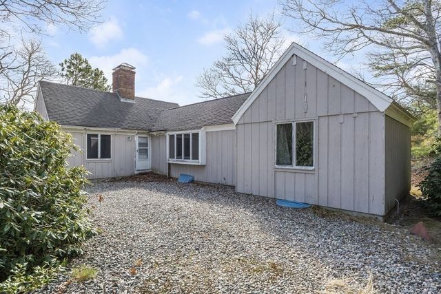 24 Spoondrift Way, Mashpee, MA 02649