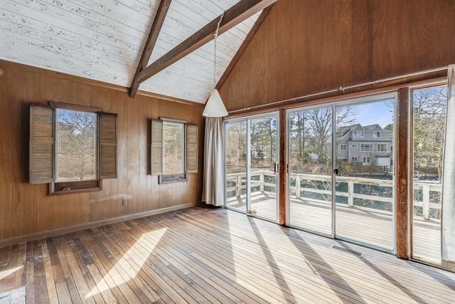 24 Spoondrift Way, Mashpee, MA 02649