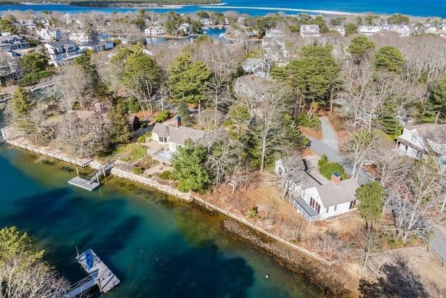 24 Spoondrift Way, Mashpee, MA 02649