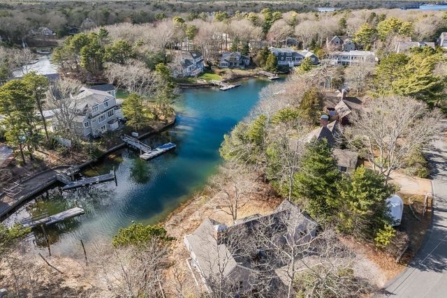 24 Spoondrift Way, Mashpee, MA 02649