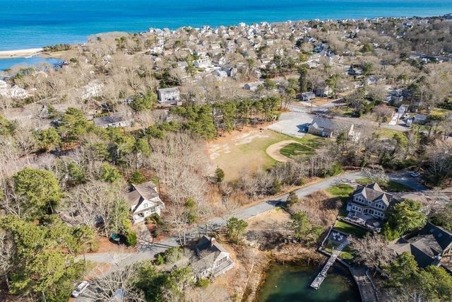 24 Spoondrift Way, Mashpee, MA 02649