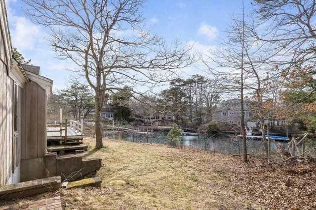 24 Spoondrift Way, Mashpee, MA 02649