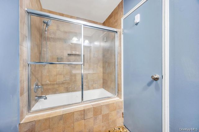 63 Richmond Boulevard 4B, Ronkonkoma, NY 11779