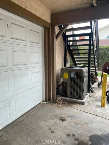 1326 W 98th, Los Angeles, CA 90044