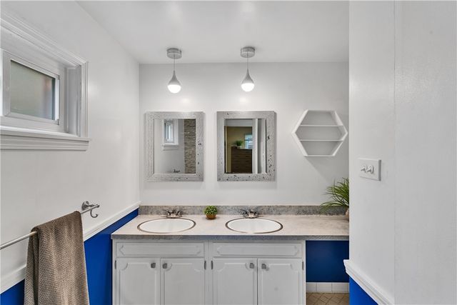 3416 Sterling Dr, Bethel Park, PA 15102