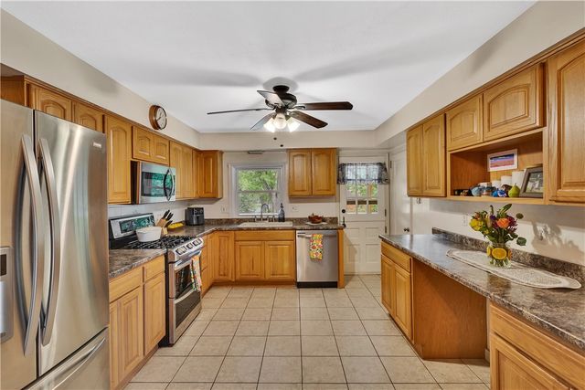 3416 Sterling Dr, Bethel Park, PA 15102