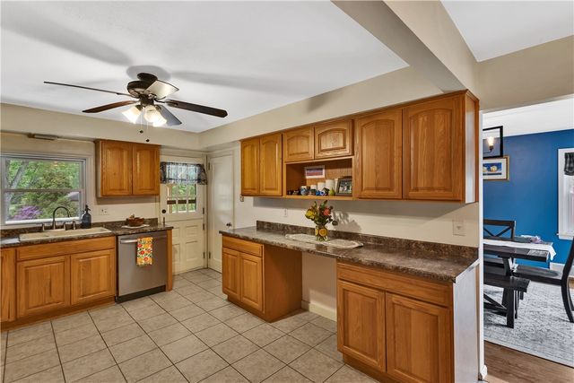 3416 Sterling Dr, Bethel Park, PA 15102