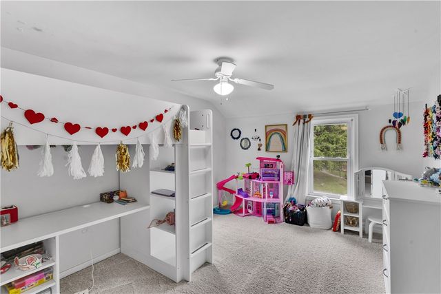 3416 Sterling Dr, Bethel Park, PA 15102