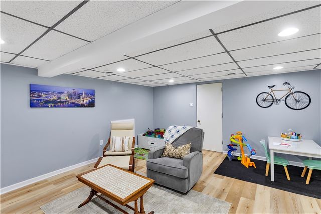 3416 Sterling Dr, Bethel Park, PA 15102