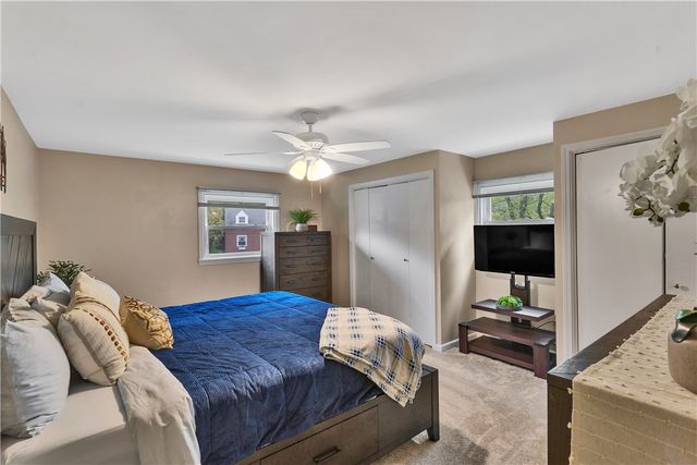 3416 Sterling Dr, Bethel Park, PA 15102