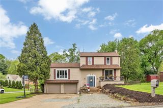 3416 Sterling Dr, Bethel Park, PA 15102